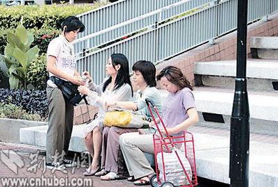 狗仔爆料明星住宅视频,揭秘明星住宅生活点滴 第1张 狗仔爆料明星住宅视频,揭秘明星住宅生活点滴 第1张